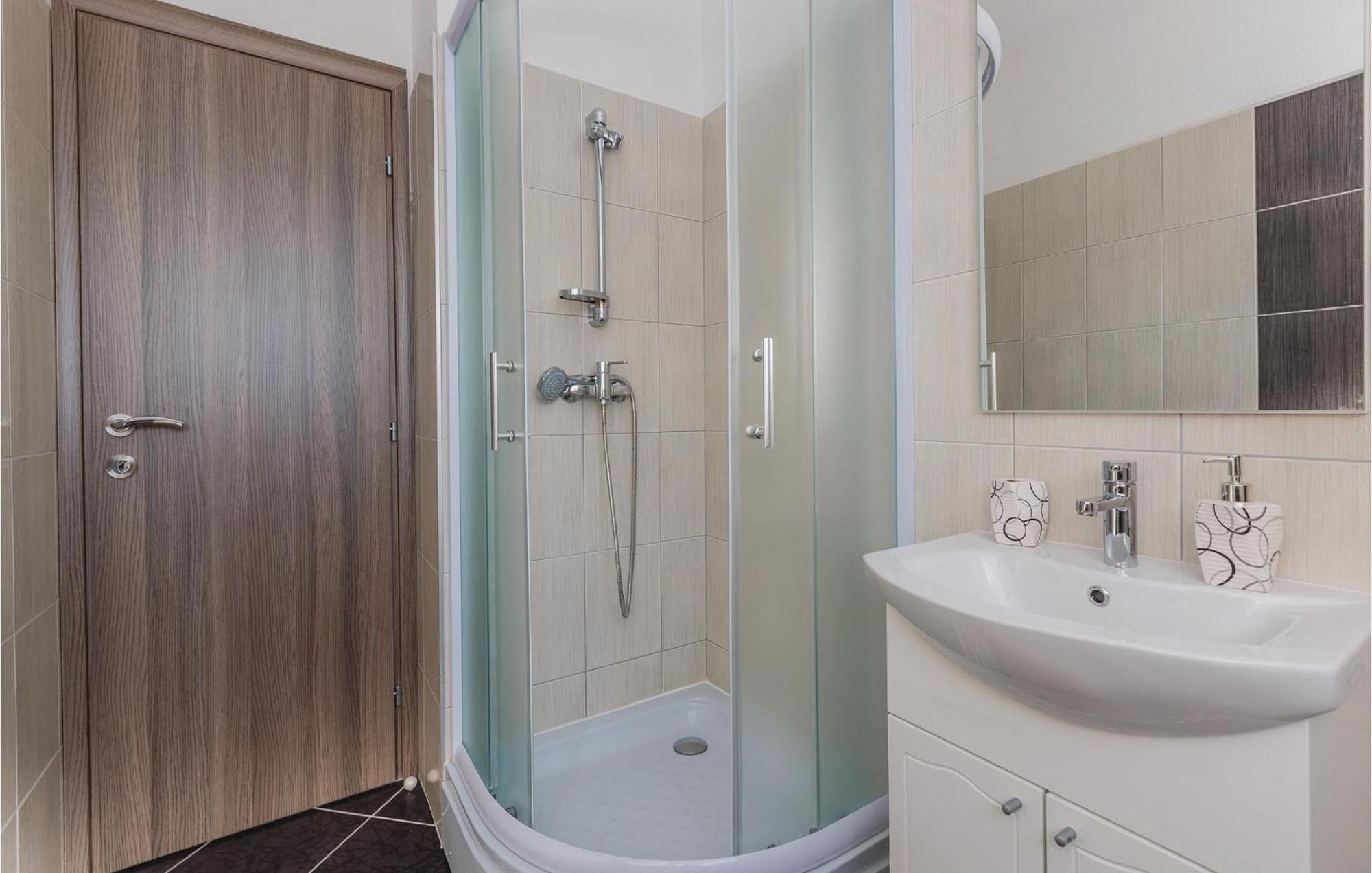 Amazing Apartment In Saldun With Wifi Трогир Экстерьер фото